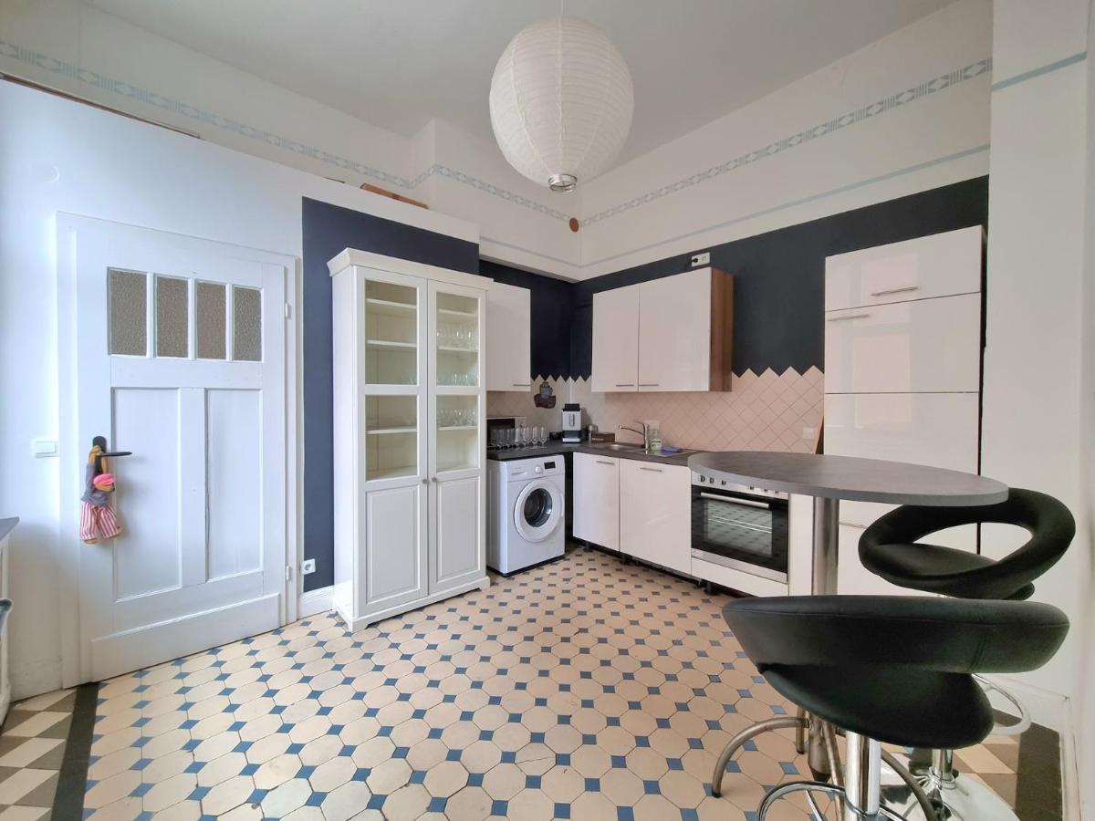 Charysma - Jugendstil Trifft Moderne, Schlafzimmer Mit Smart-Tv, Tischfussball, Darts, Parkplatz ฮาเมลน์ ภายนอก รูปภาพ