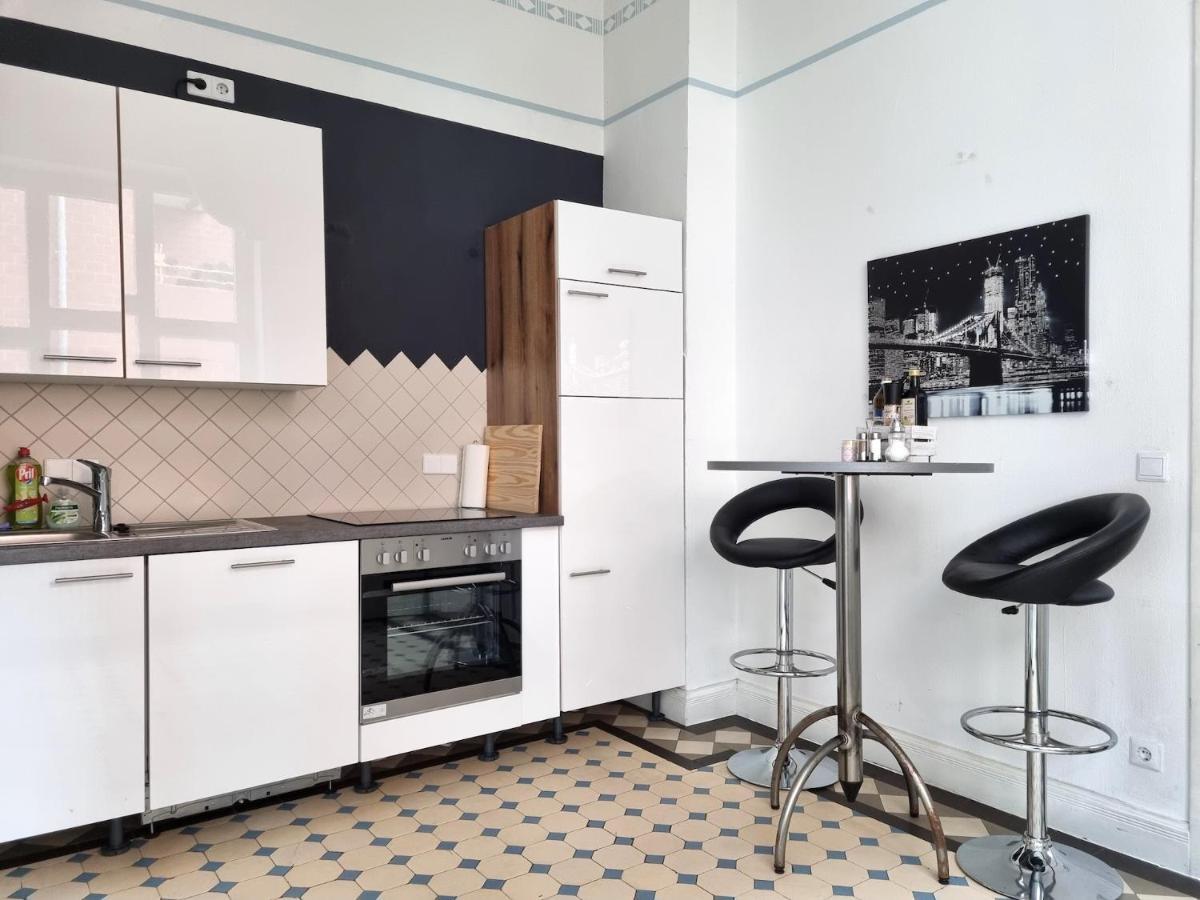 Charysma - Jugendstil Trifft Moderne, Schlafzimmer Mit Smart-Tv, Tischfussball, Darts, Parkplatz ฮาเมลน์ ภายนอก รูปภาพ