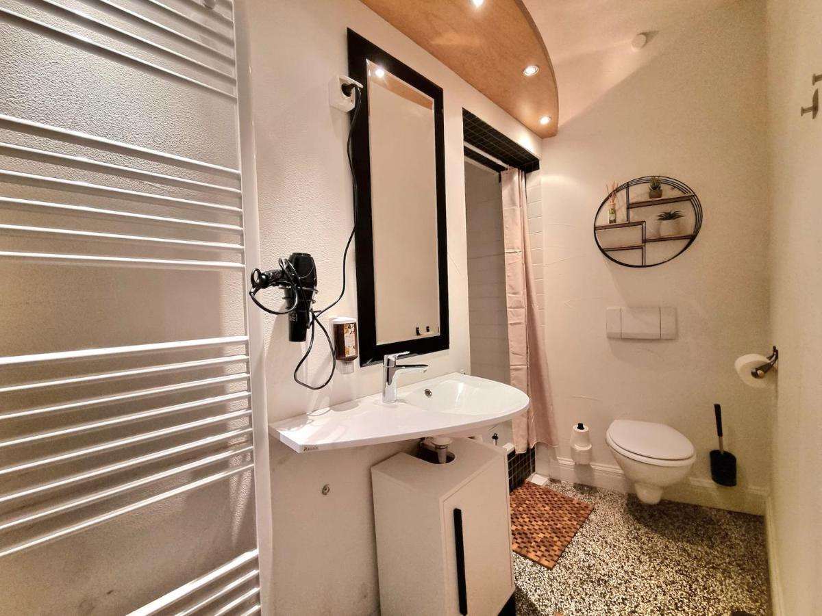 Charysma - Jugendstil Trifft Moderne, Schlafzimmer Mit Smart-Tv, Tischfussball, Darts, Parkplatz ฮาเมลน์ ภายนอก รูปภาพ